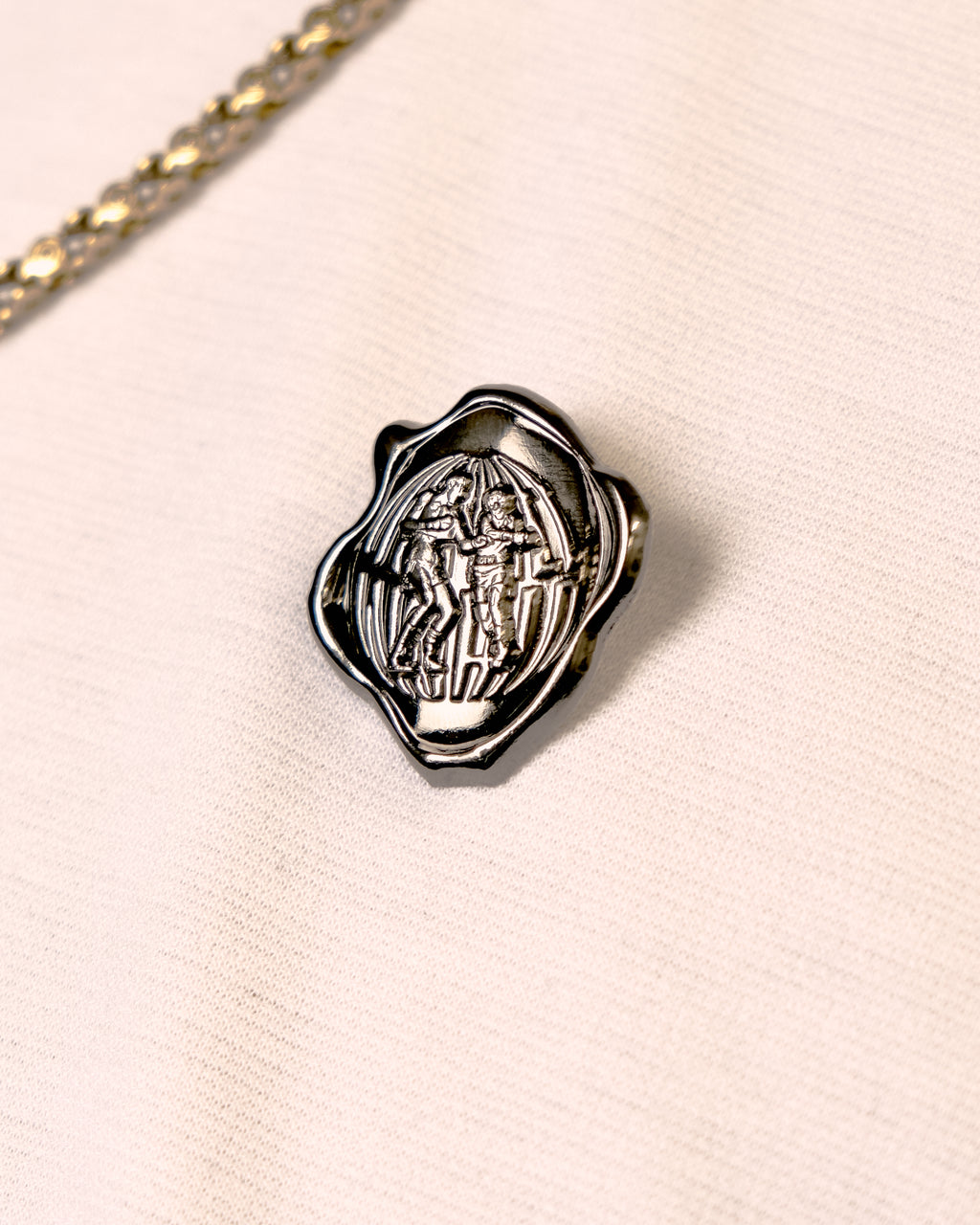 Badge of Honour Brooch in Gunmetal